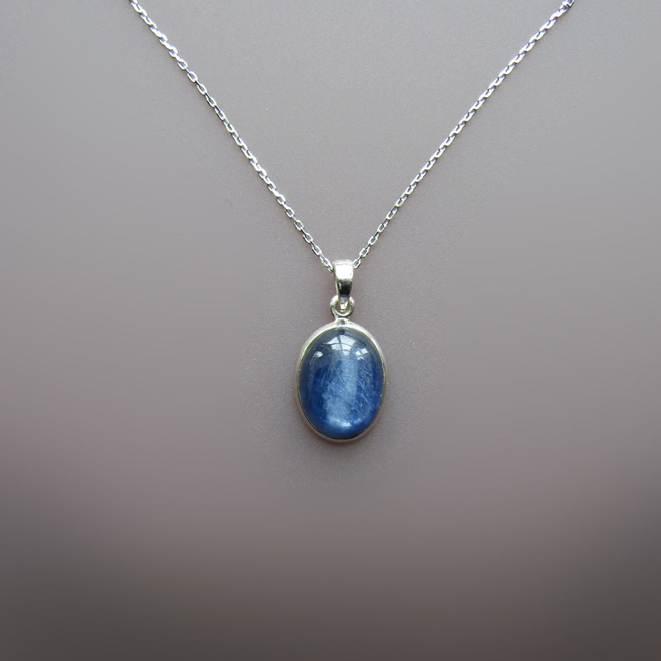 Your Weekend / Perfect Fit Blue Jeans Pendant