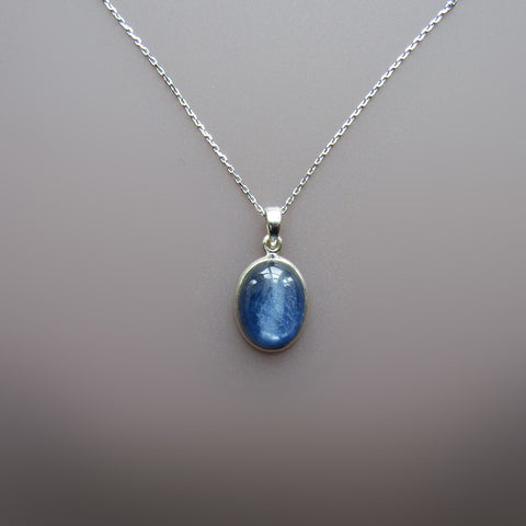 Your Weekend / Perfect Fit Blue Jeans Pendant